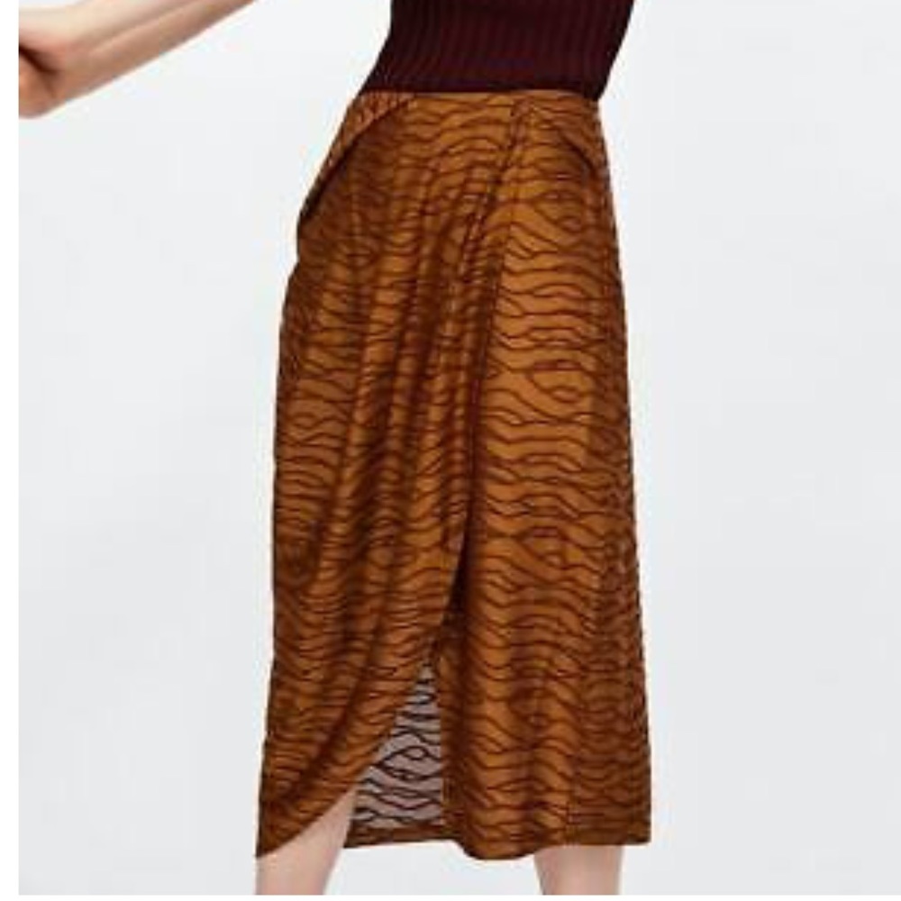 NWT Asymmetrical Zara Skirt